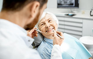 What you should know about eating with dentures